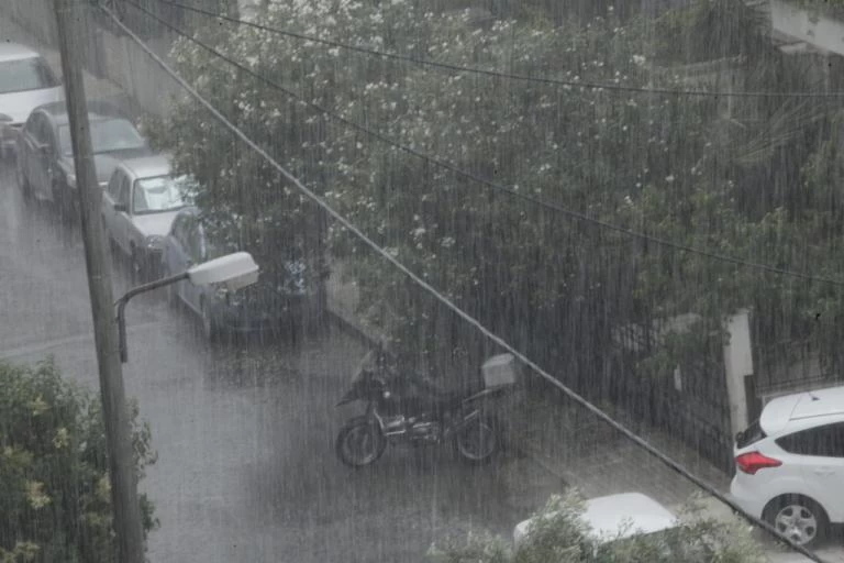 Έκτακτο δελτίο ΕΜΥ: Θα «πνιγεί» η Αττική τις επόμενες ώρες – Καταφθάνει νέο κύμα κακοκαιρίας